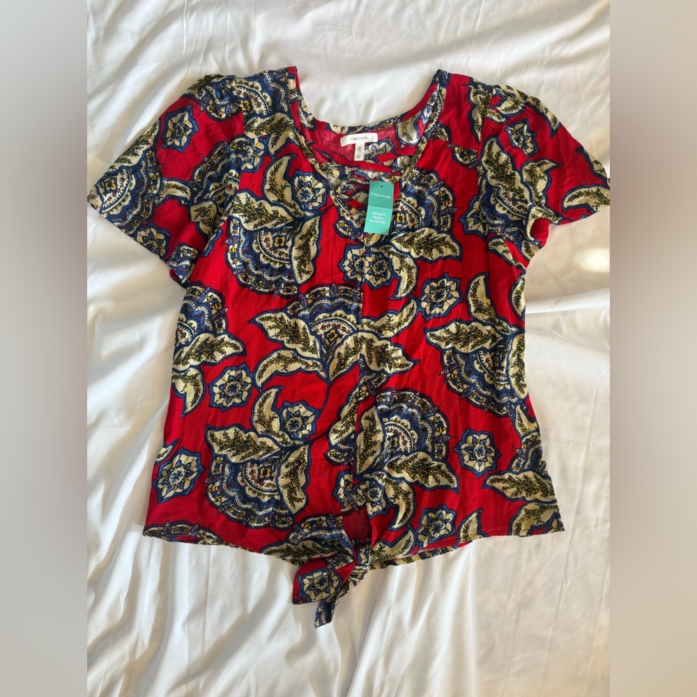 293 NWT Maurices Red Blue Floral Boho Tie Front Blouse Small Lightweight Rayon